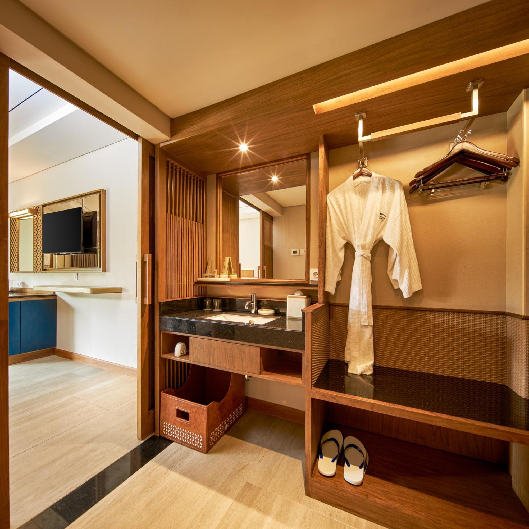 Grand Mirage Resort & Thalasso Bali Nusa Dua  Exterior photo A bathroom at the hotel