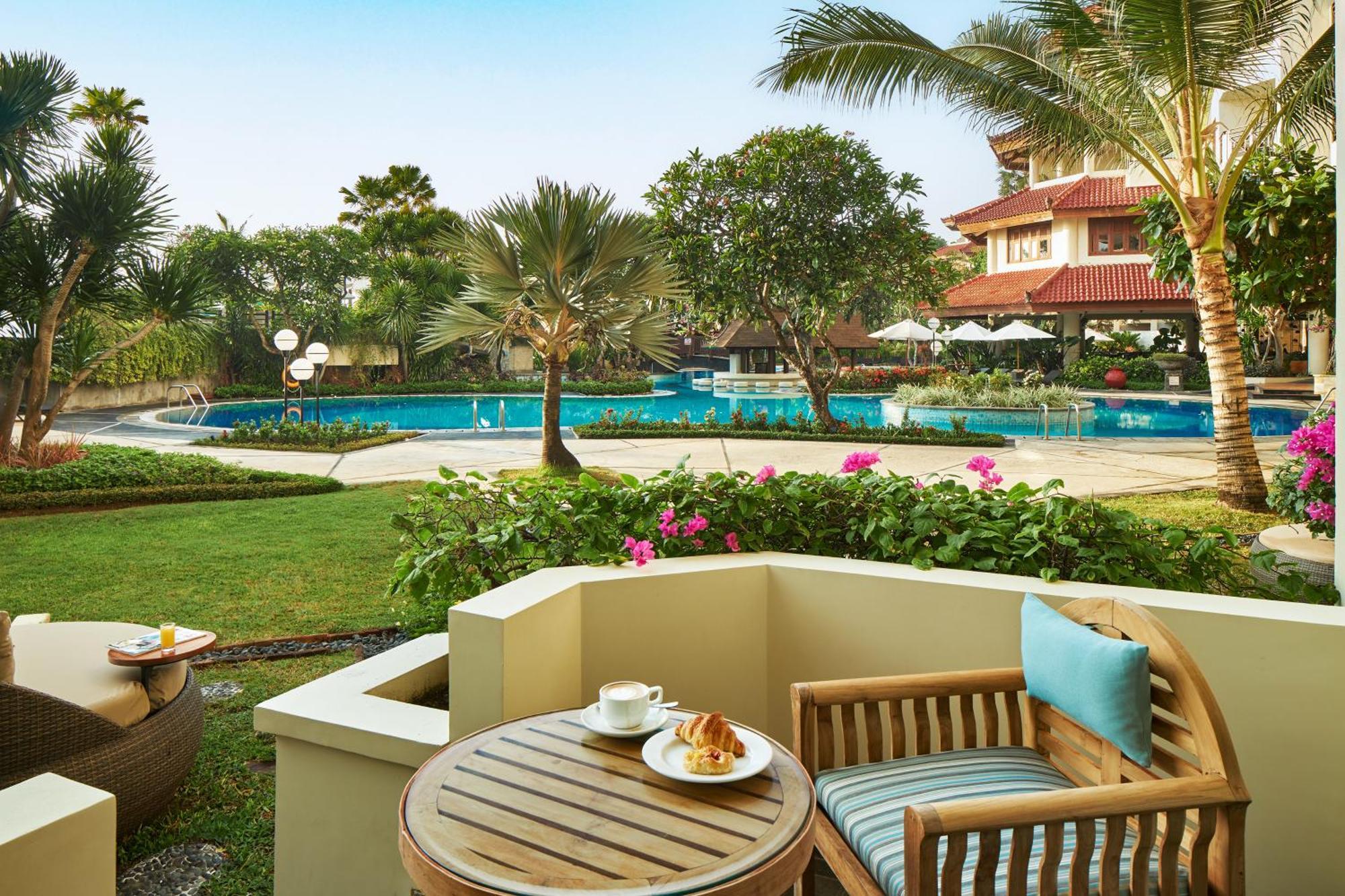 Grand Mirage Resort & Thalasso Bali Nusa Dua  Exterior photo The pool at the hotel