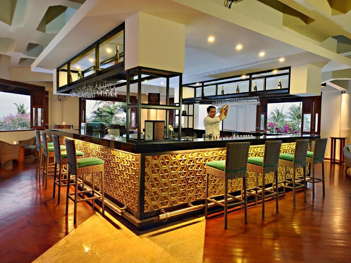 Grand Mirage Resort & Thalasso Bali Nusa Dua  Exterior photo The bar at the hotel